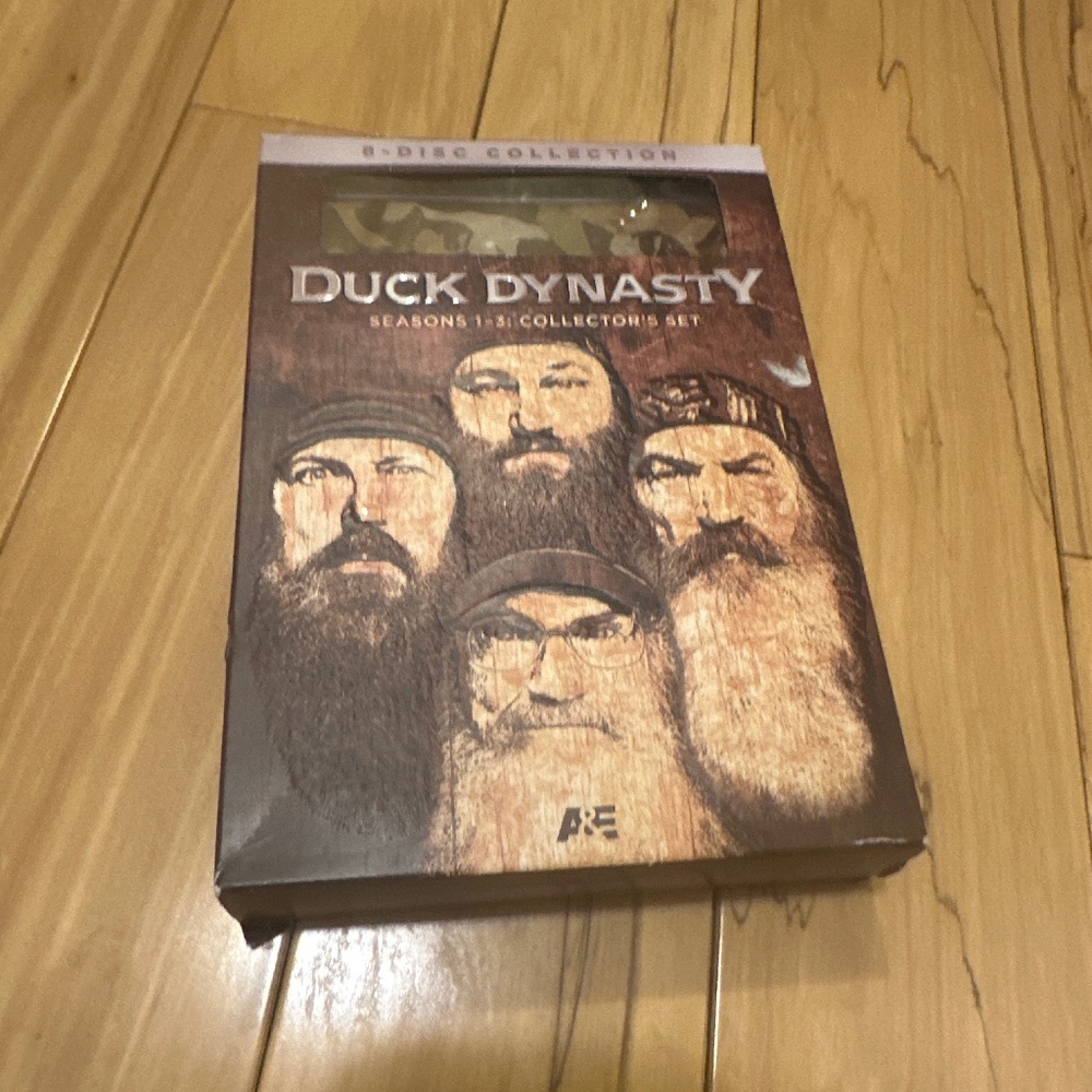 Duck dynasty never opened 1-3 season collector set